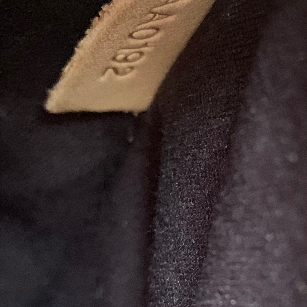 (SOLD) Auth Louis Vuitton Vernis Brea MM Amarante - Picture 3 of 8